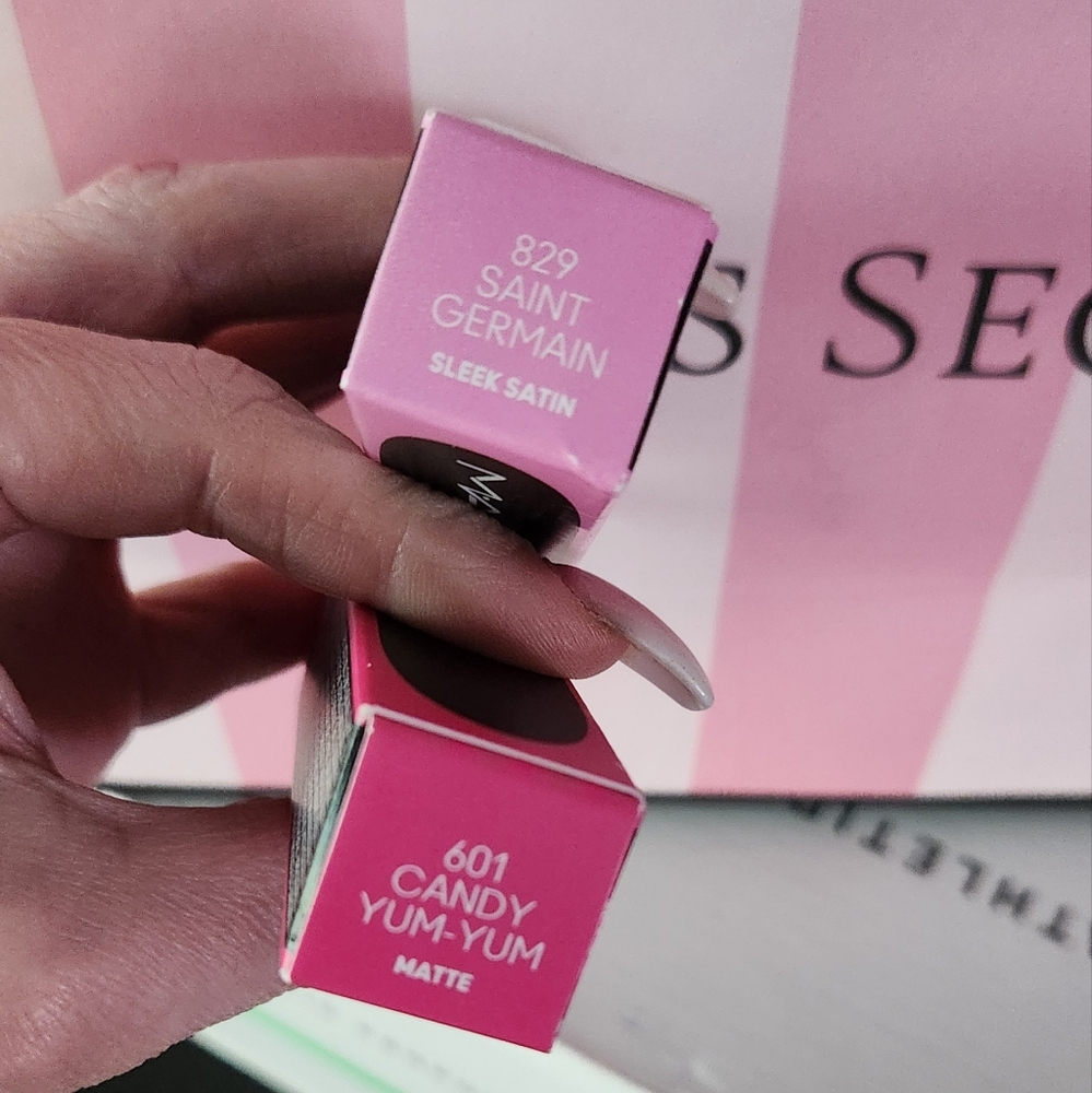 MAC - Candy Yum Yum - M·A·Cximal Silky Matte Lipstick - Picture 6 of 6